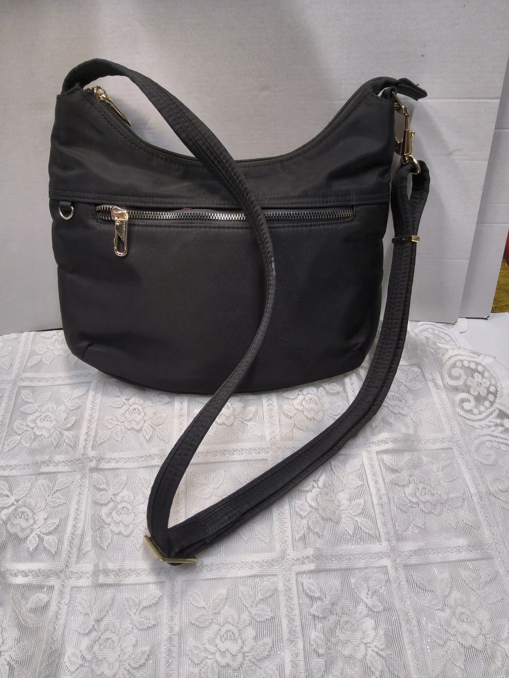 Preloved Travelon Black Nylon Shoulder Bag with Goldtone Hardware